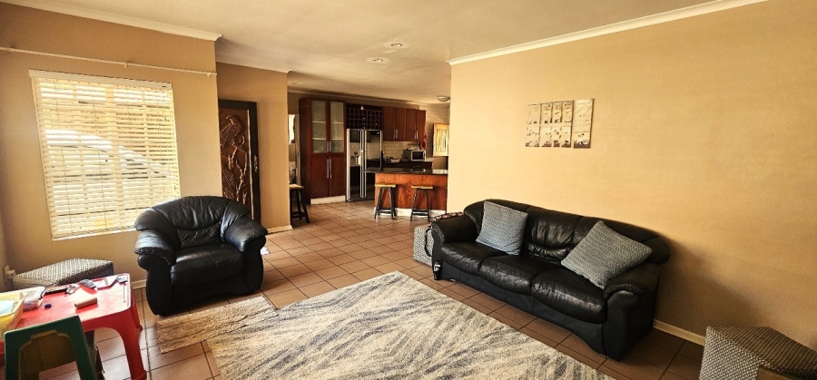 To Let 3 Bedroom Property for Rent in Safari Gardens North West